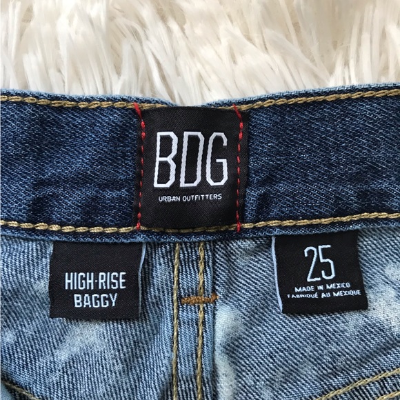 BDG Bleach Splattered High Rise Baggy Jeans Size 25 - Picture 9 of 10